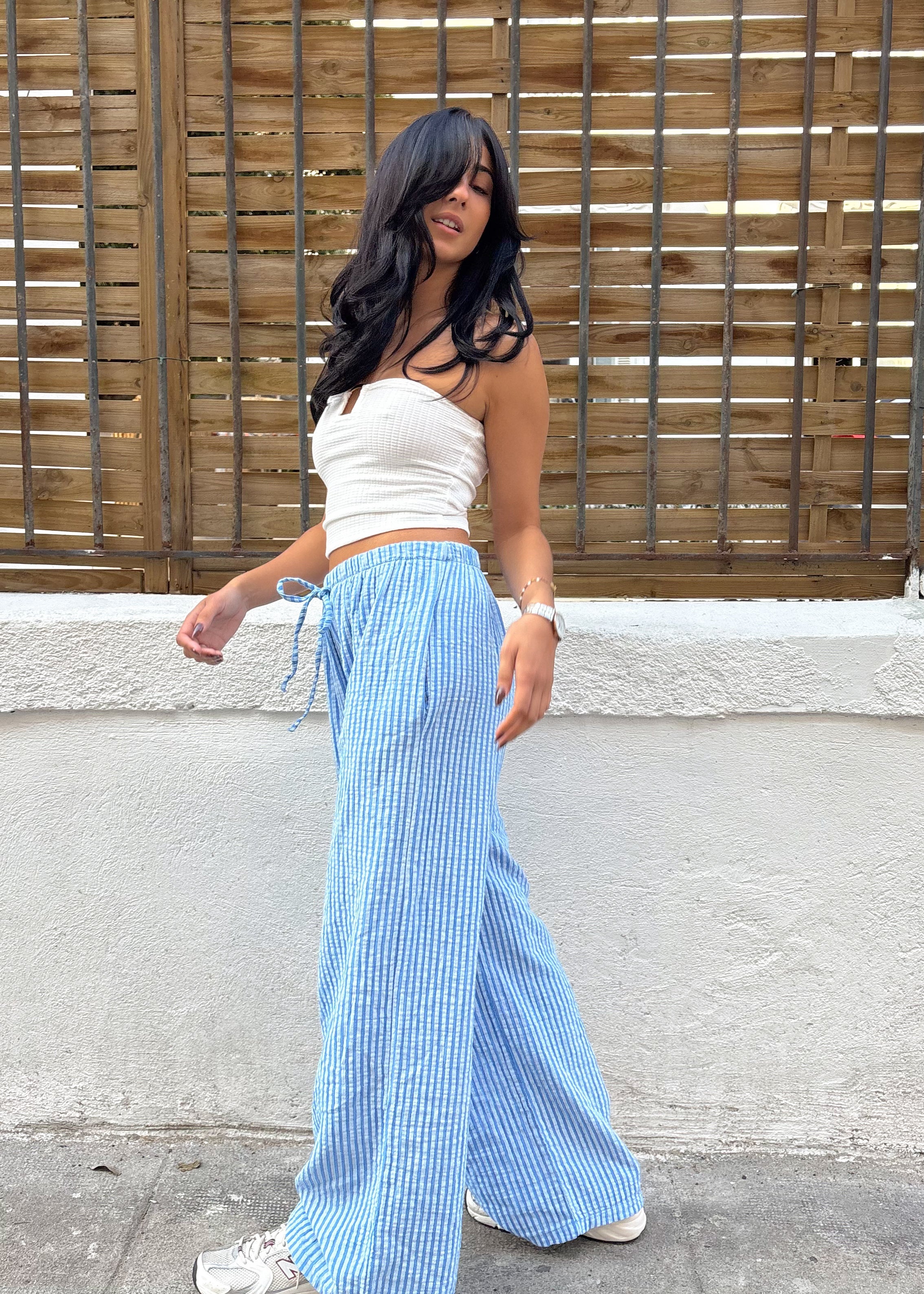 Pantalon Milo bleu en gaze de coton – Vue de côté