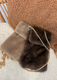 Pochette en fourrure chocolat