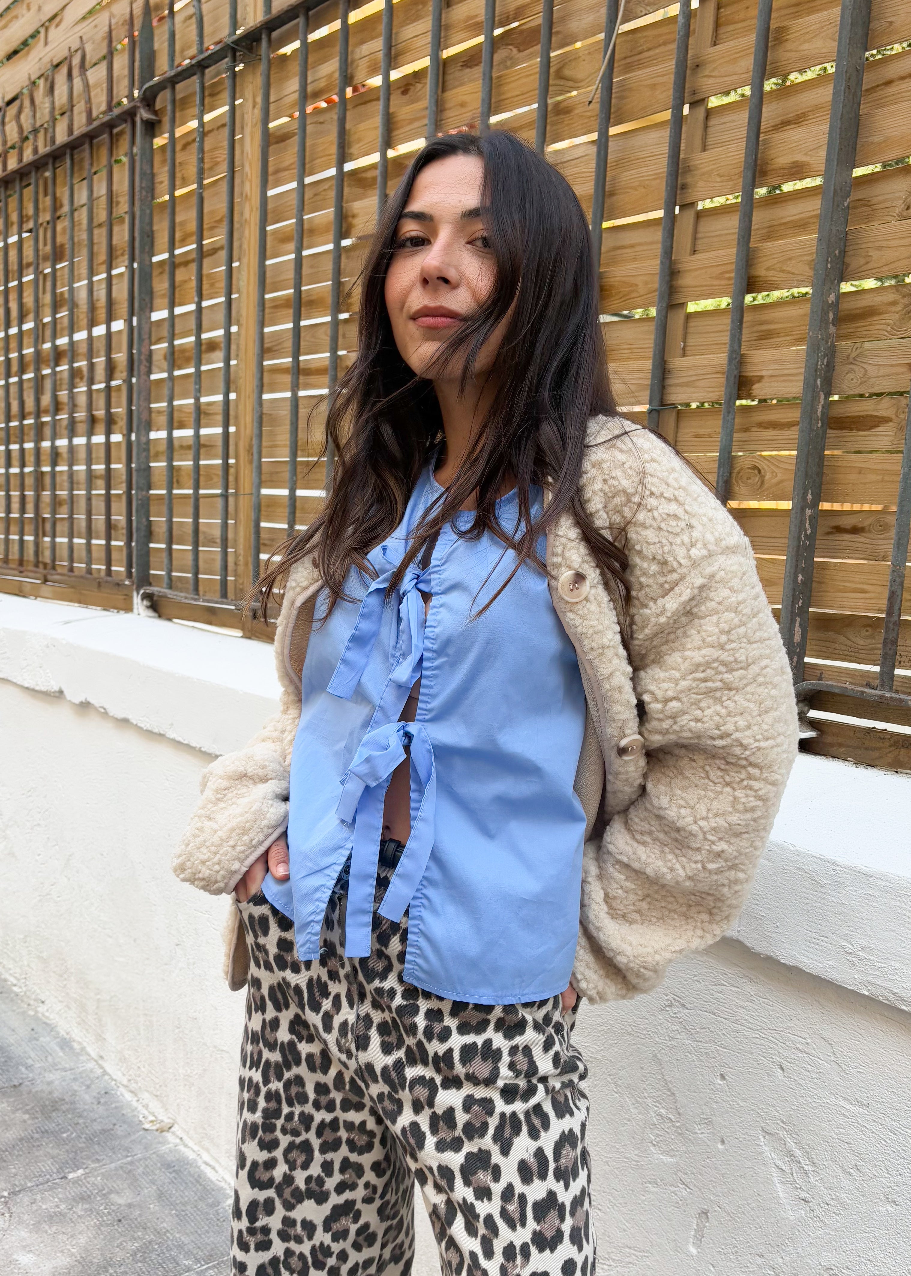 Sharon sky blue - bow shirt 