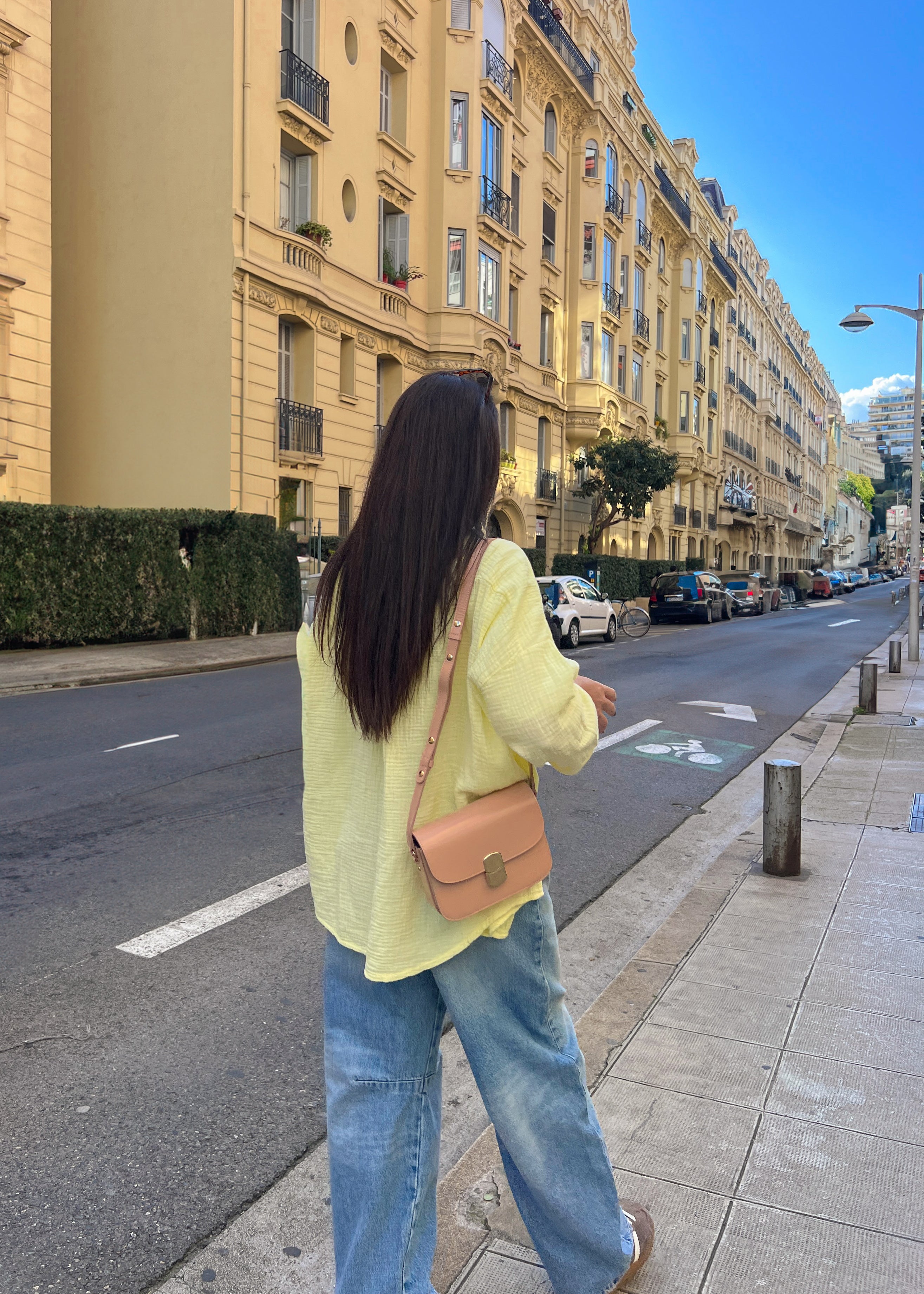 Nina jaune